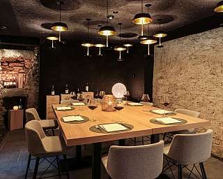 Salle privée avec table